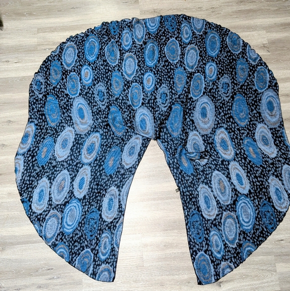 Cashmere Wrap Cape Blue Abstract Print One Size - Picture 2 of 8